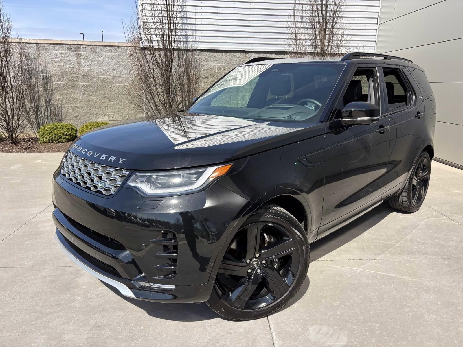 Used 2025 Land Rover Discovery Metropolitan Edition AWD/4WD image 1