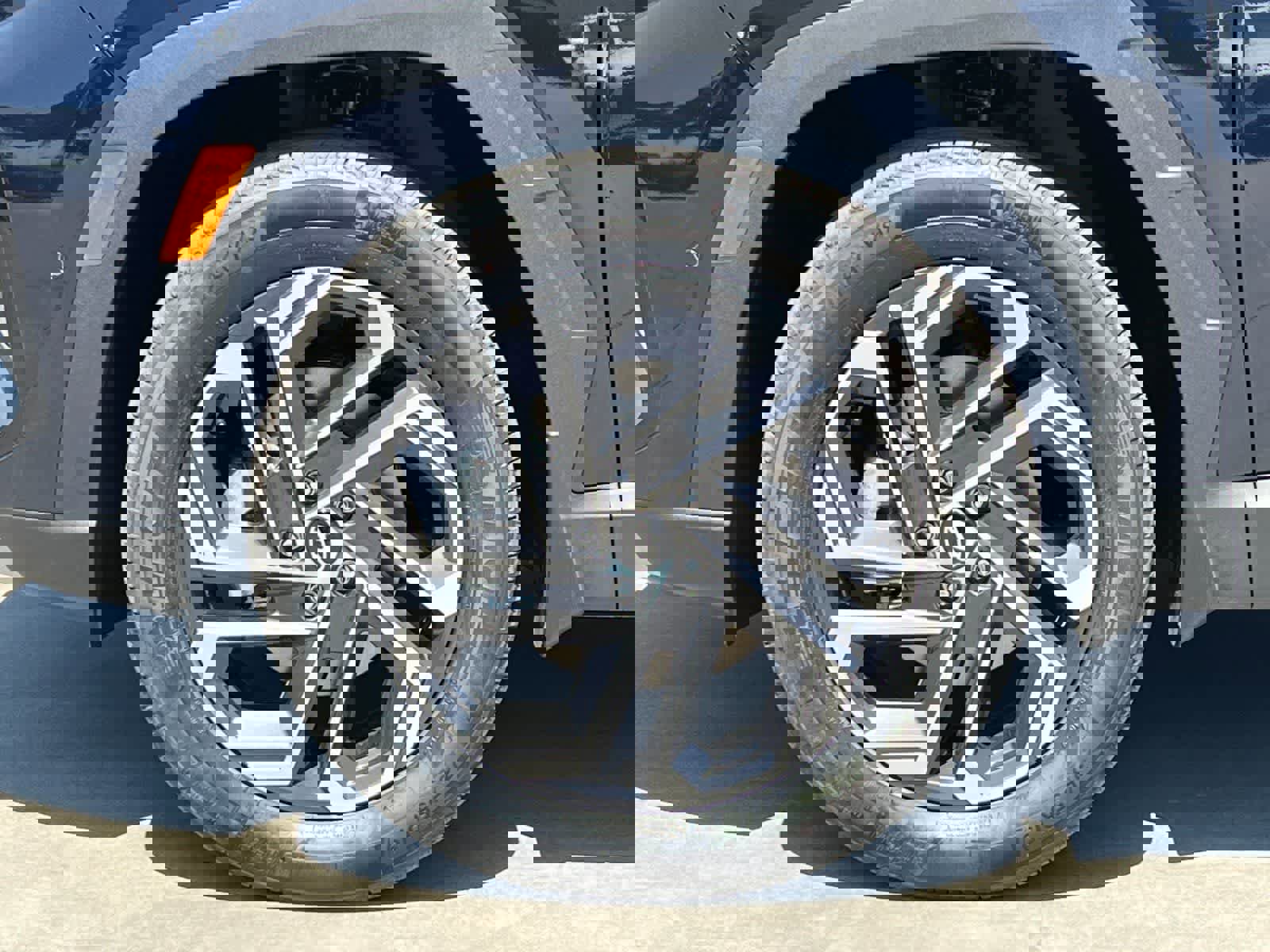 New 2025 Hyundai Tucson Limited image 24