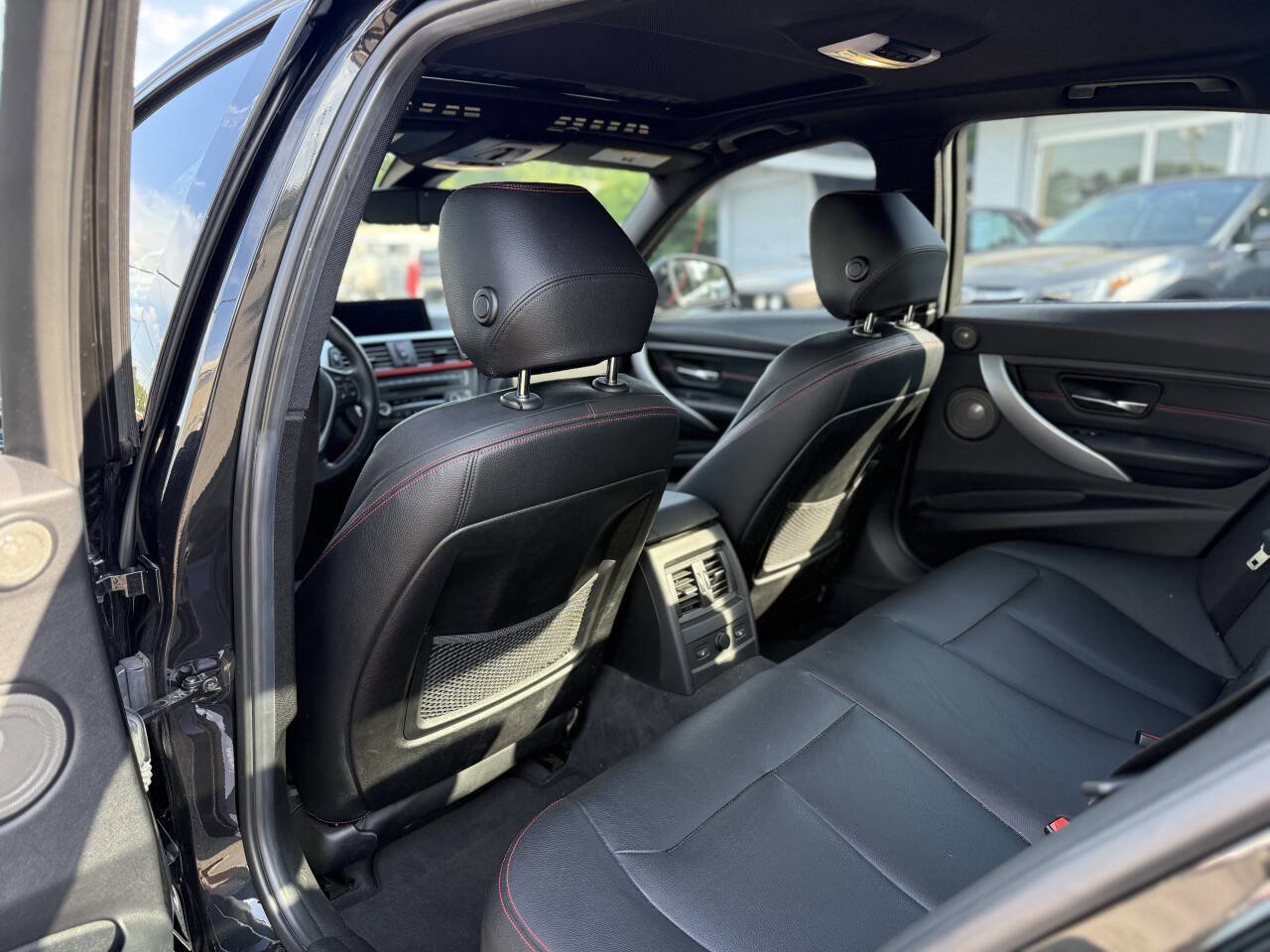 Used 2012 BMW 335i Sedan RWD image 17