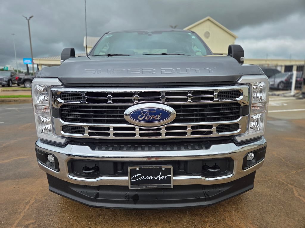 Used 2025 Ford F250 XLT AWD/4WD image 2