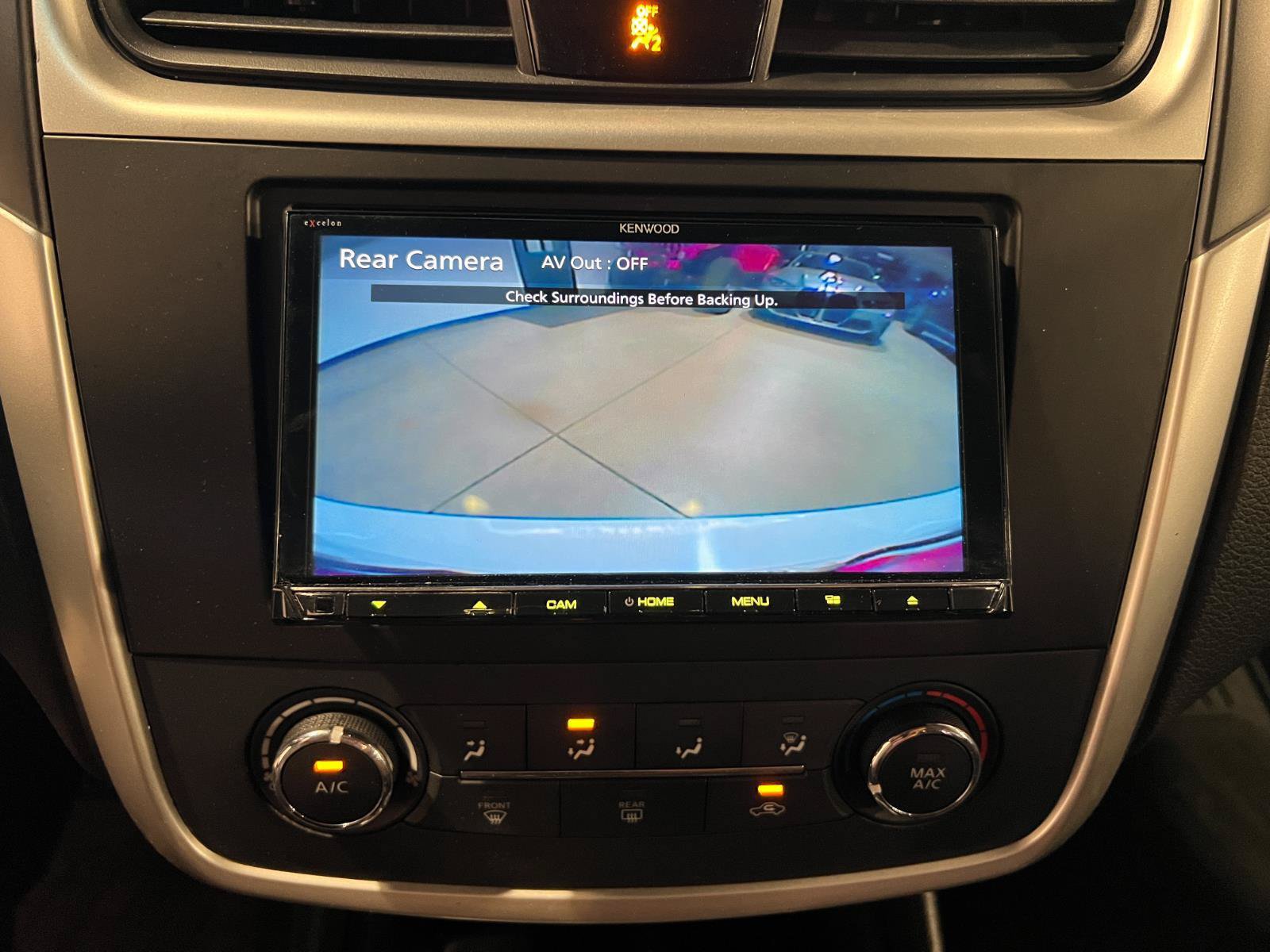 Used 2017 Nissan Altima 2.5 SR w/ LED Appearance Package image 18