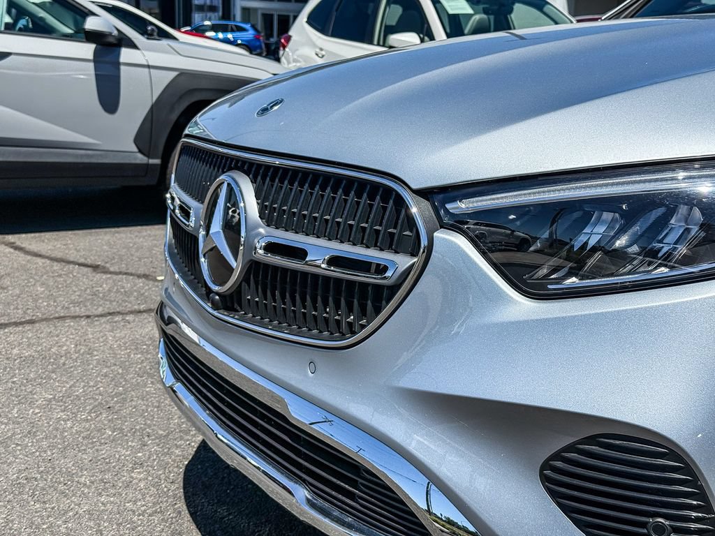 Certified 2025 Mercedes-Benz GLC 300 4MATIC image 4