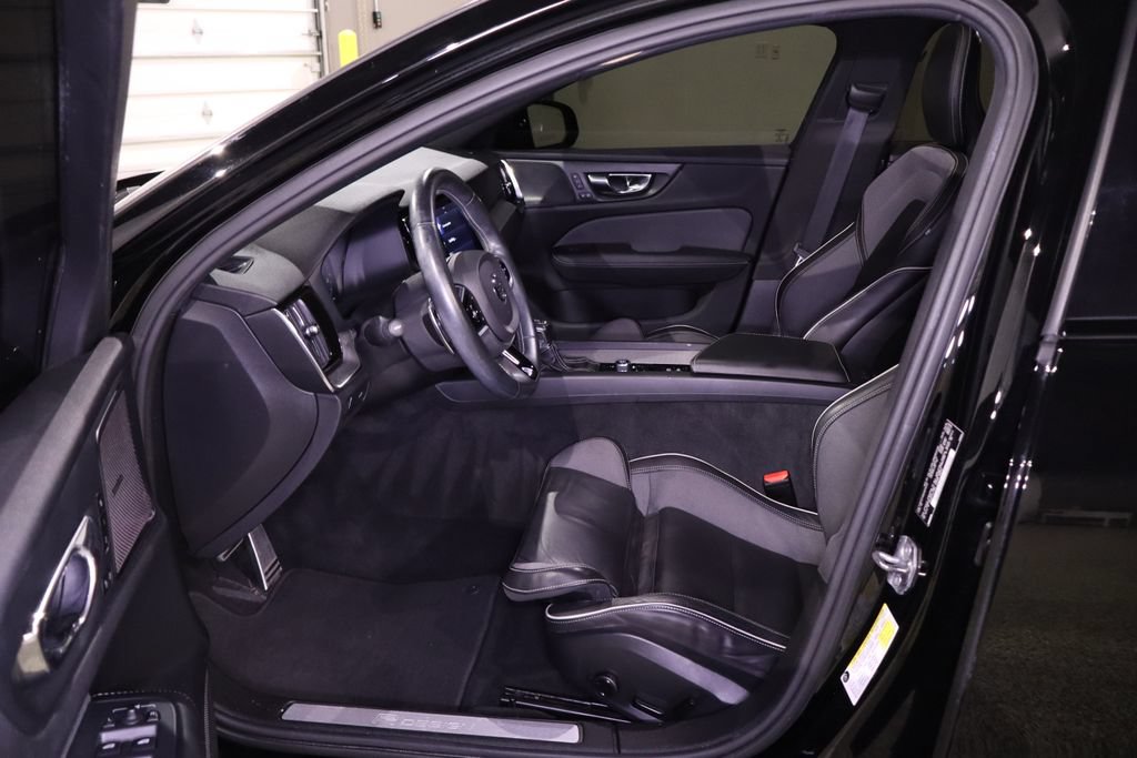 Used 2020 Volvo S60 T5 Momentum FWD image 30