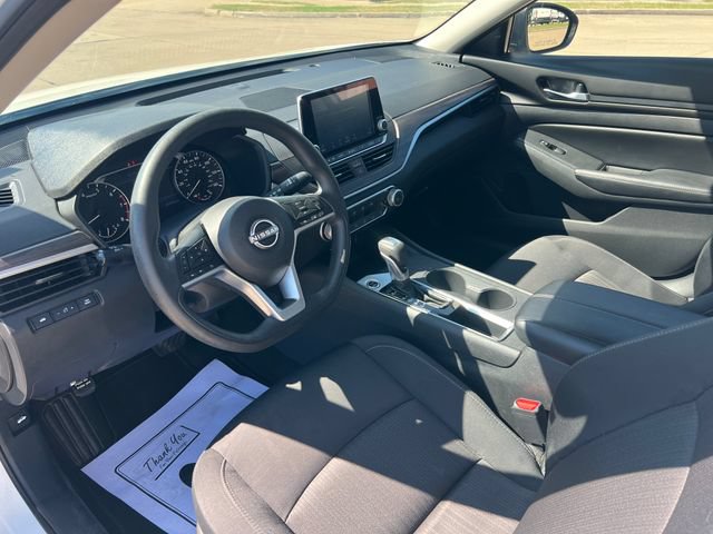 Used 2025 Nissan Altima 2.5 SV FWD image 36