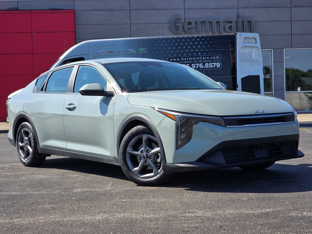 Used 2025 Kia K4 FWD image 2