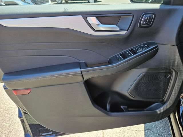 Used 2025 Ford Escape Platinum AWD/4WD image 25