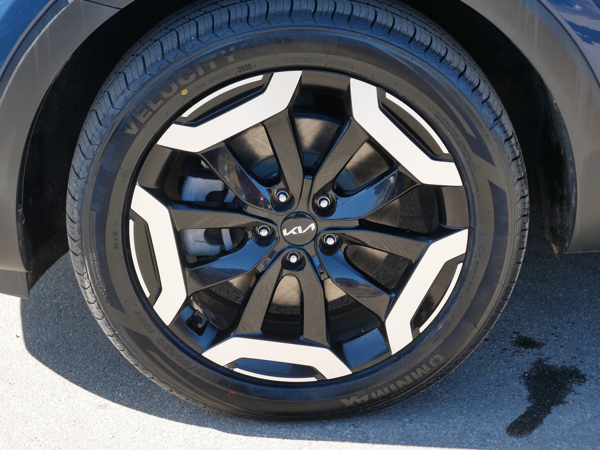 Certified 2023 Kia Telluride S w/ S Sunroof Package image 15