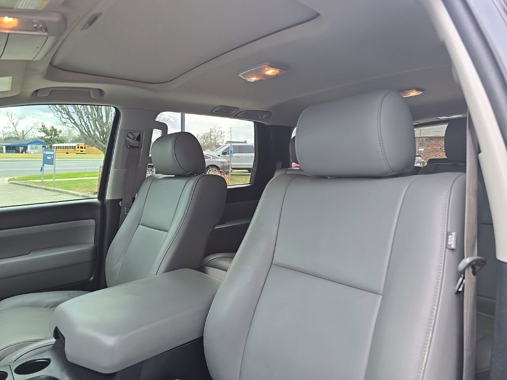 Used 2019 Toyota Sequoia SR5 w/ Premium Package image 8