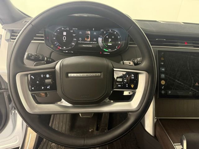 Used 2025 Land Rover Range Rover SE image 18