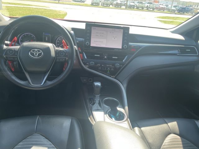Used 2023 Toyota Camry SE image 3