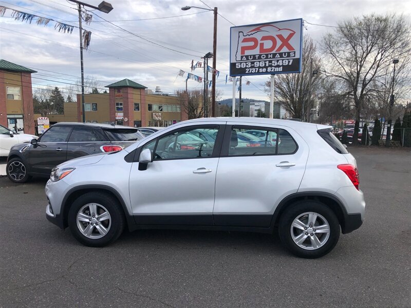 Used 2019 Chevrolet Trax LS FWD image 1