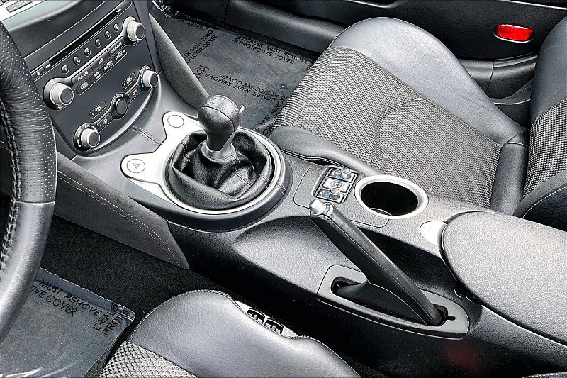 Used 2017 Nissan 370Z Touring image 14