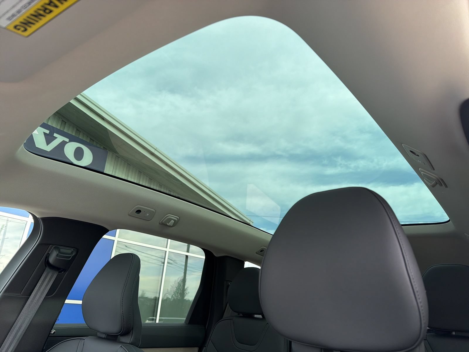 New 2025 Volvo EX90 Plus w/ Protection Package Premier AWD/4WD image 17