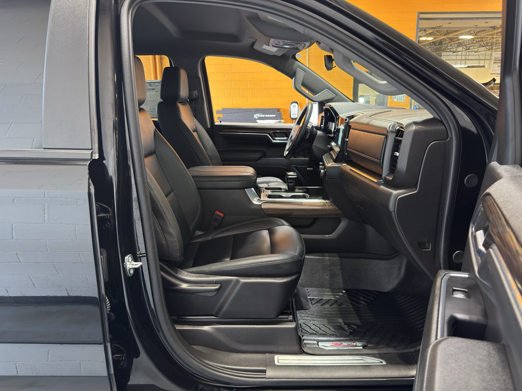 Used 2024 Chevrolet Silverado 1500 RST AWD/4WD image 23