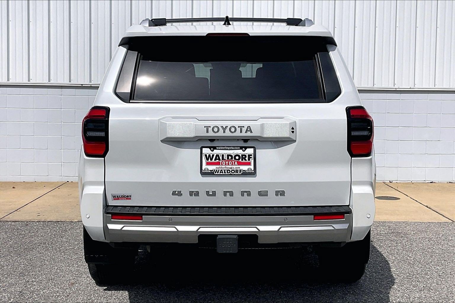 Used 2025 Toyota 4Runner Limited w/ Tow Technology Package AWD/4WD image 5
