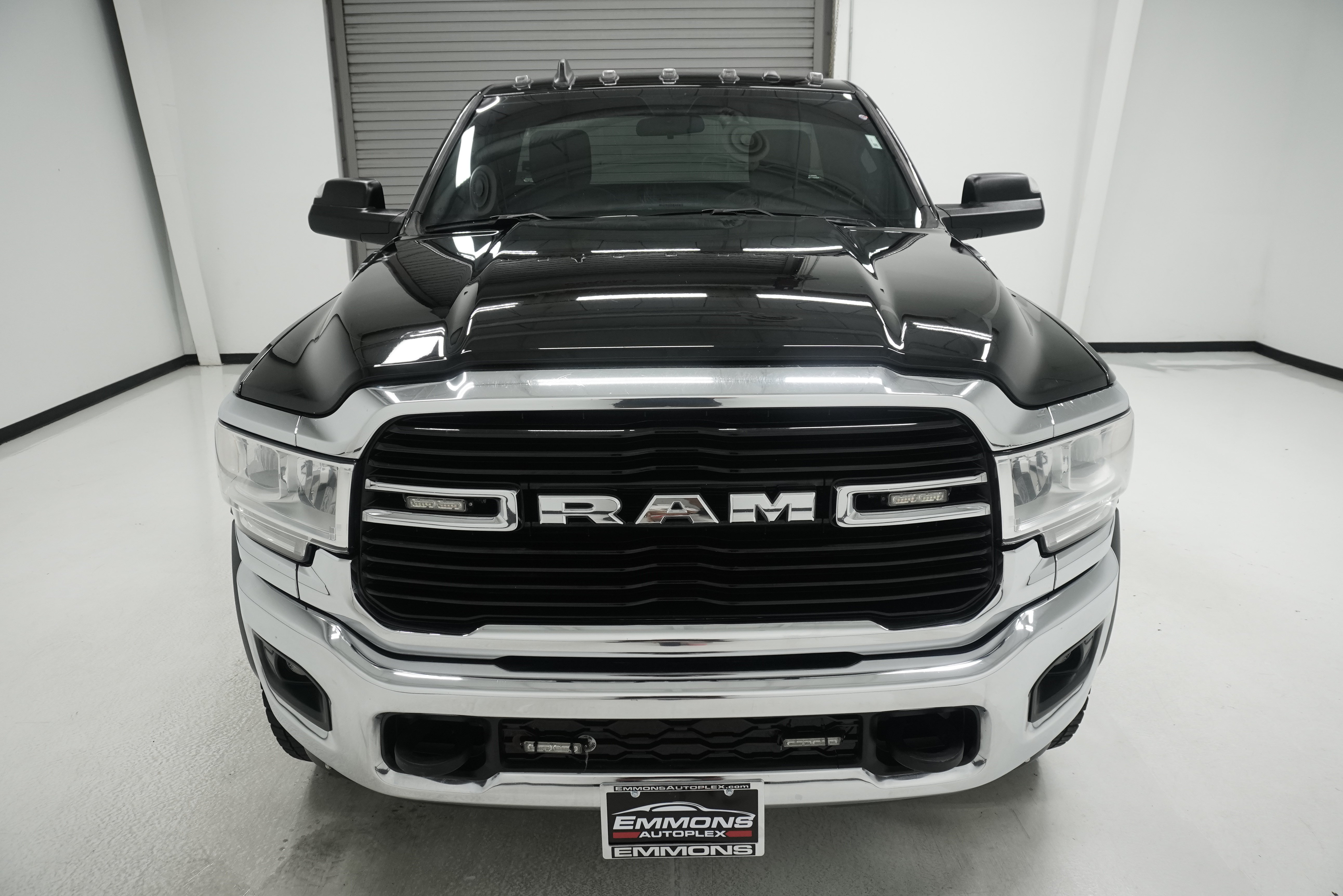 Used 2021 RAM 4500 SLT w/ Quick Order Package 27G SLT RWD image 2