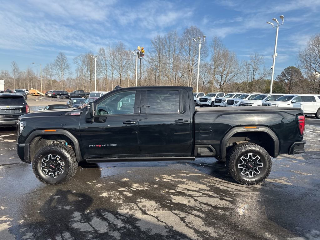 Used 2024 GMC Sierra 2500 AT4X image 2
