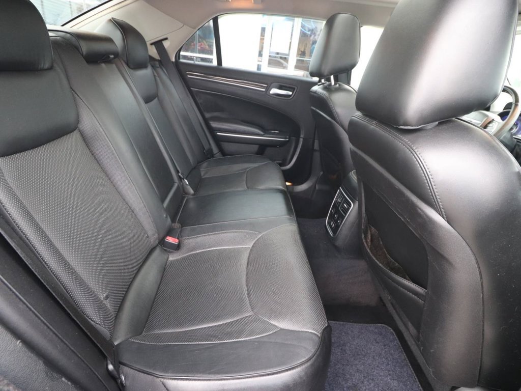 Used 2017 Chrysler 300 C RWD image 24