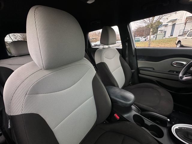 Used 2017 Kia Soul image 30