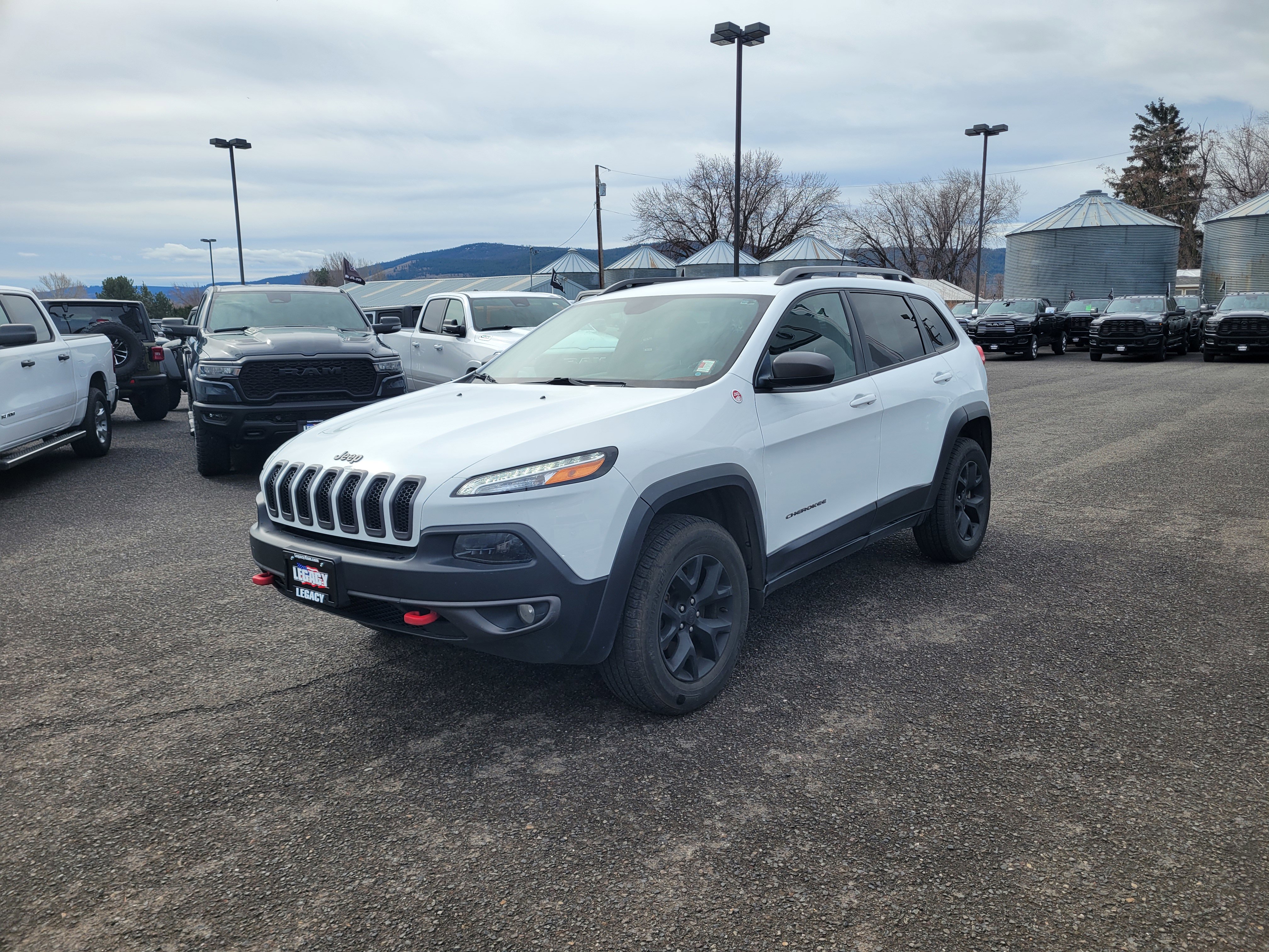 Used 2015 Jeep Cherokee Trailhawk w/ Cold Weather Group image 7