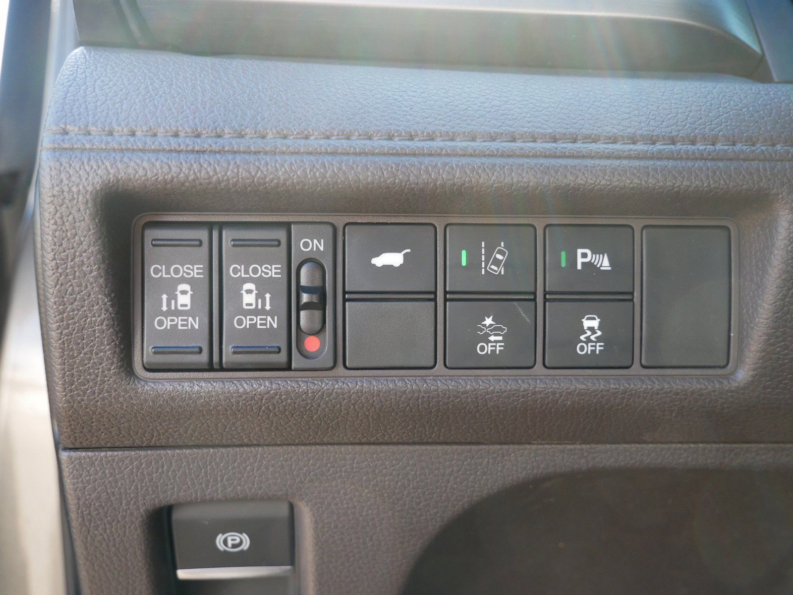 Used 2018 Honda Odyssey Touring image 16