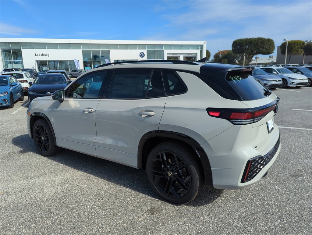 New 2026 Volkswagen Tiguan SE R-Line image 9