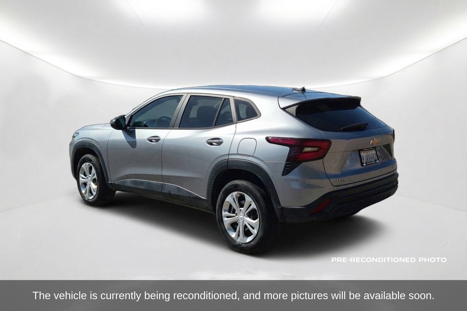 Used 2024 Chevrolet Trax LS FWD image 8