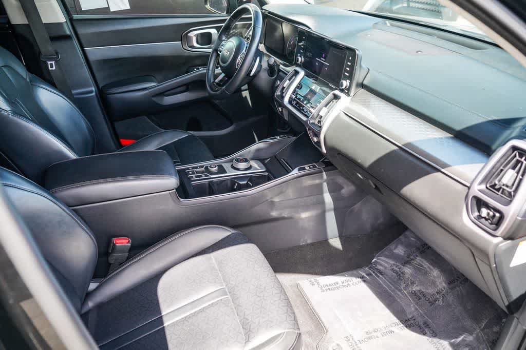 Certified 2023 Kia Sorento EX w/ Panoramic Sunroof Package FWD image 15