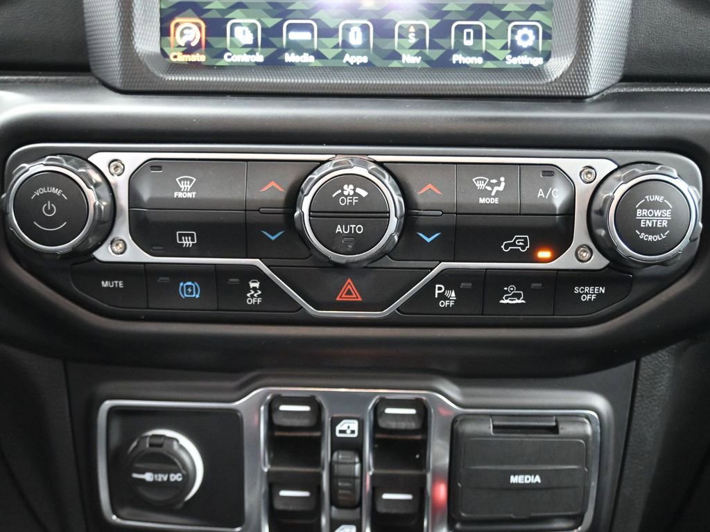 Used 2022 Jeep Wrangler Unlimited Sahara image 31