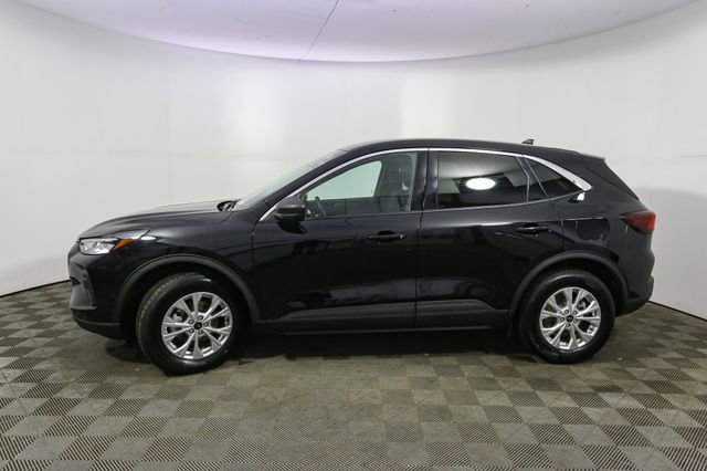 Used 2023 Ford Escape Active w/ Tech Pack #1 AWD/4WD image 6