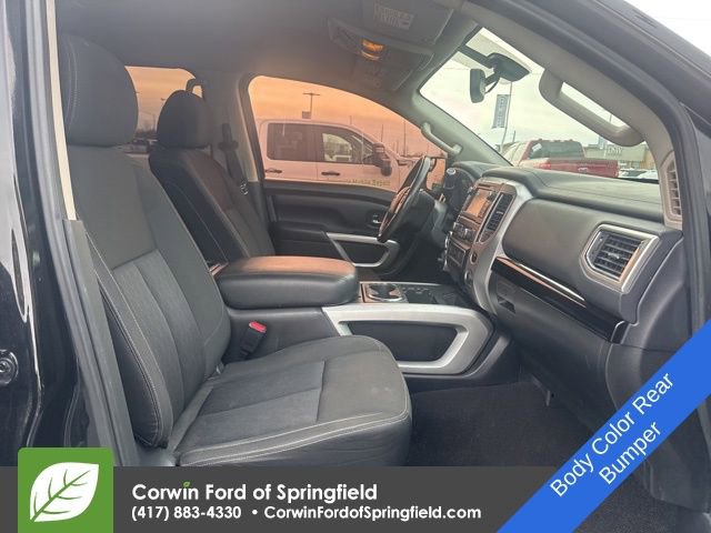 Used 2017 Nissan Titan SV image 9