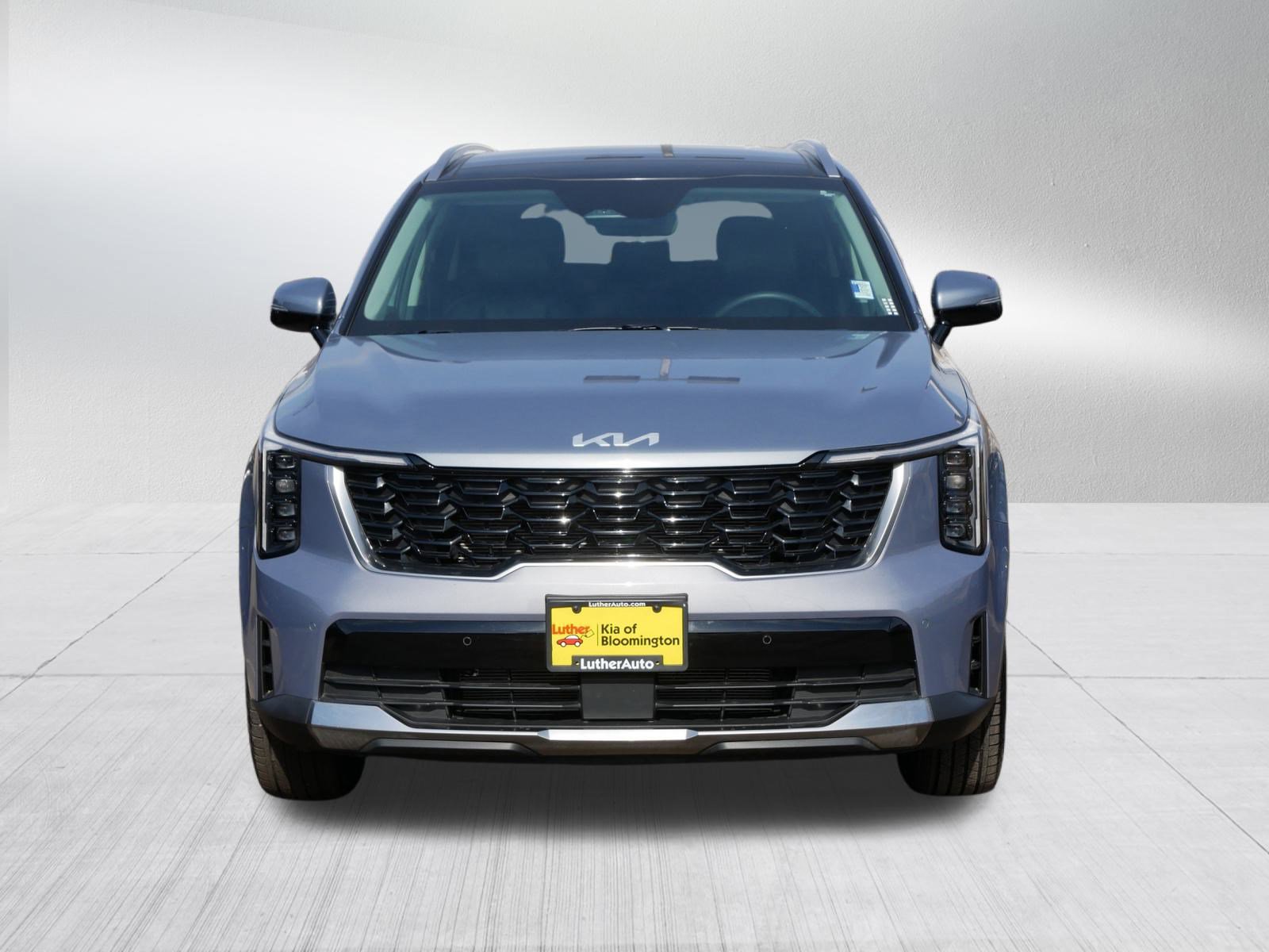 Certified 2025 Kia Sorento S w/ Panoramic Sunroof Package image 2