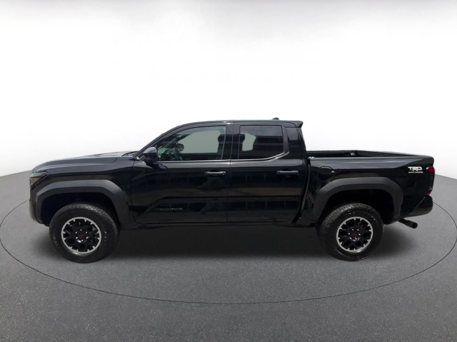 Used 2025 Toyota Tacoma TRD Off-Road AWD/4WD image 8