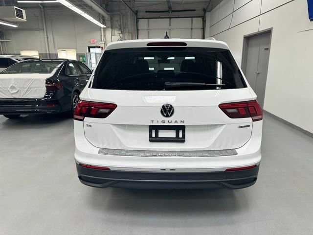 Certified 2022 Volkswagen Tiguan SE w/ Panoramic Sunroof Package image 13