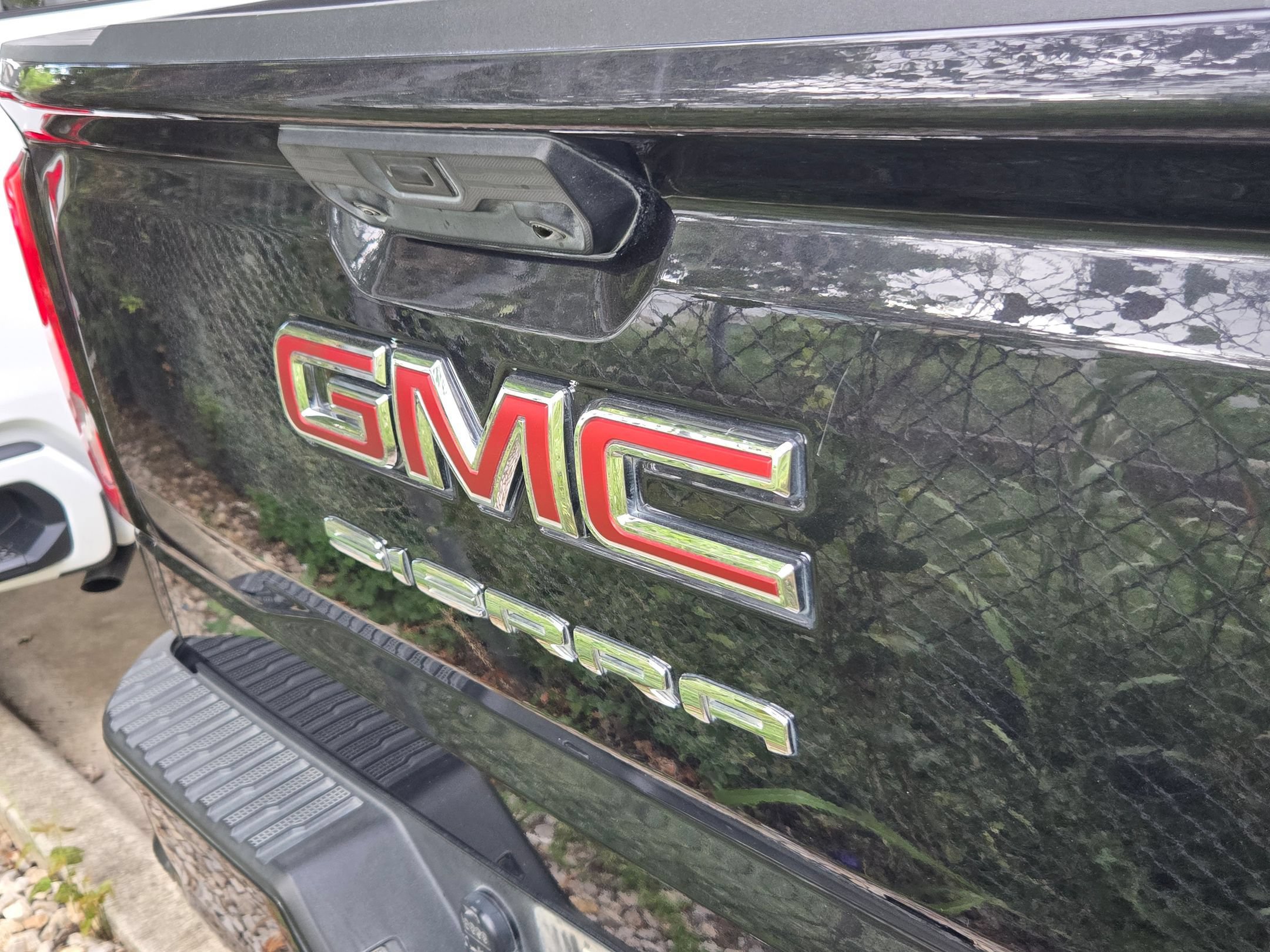 Certified 2023 GMC Sierra 1500 Elevation RWD image 9