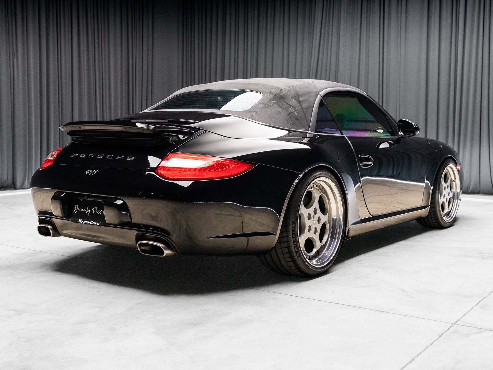 Used 2009 Porsche 911 Cabriolet image 35
