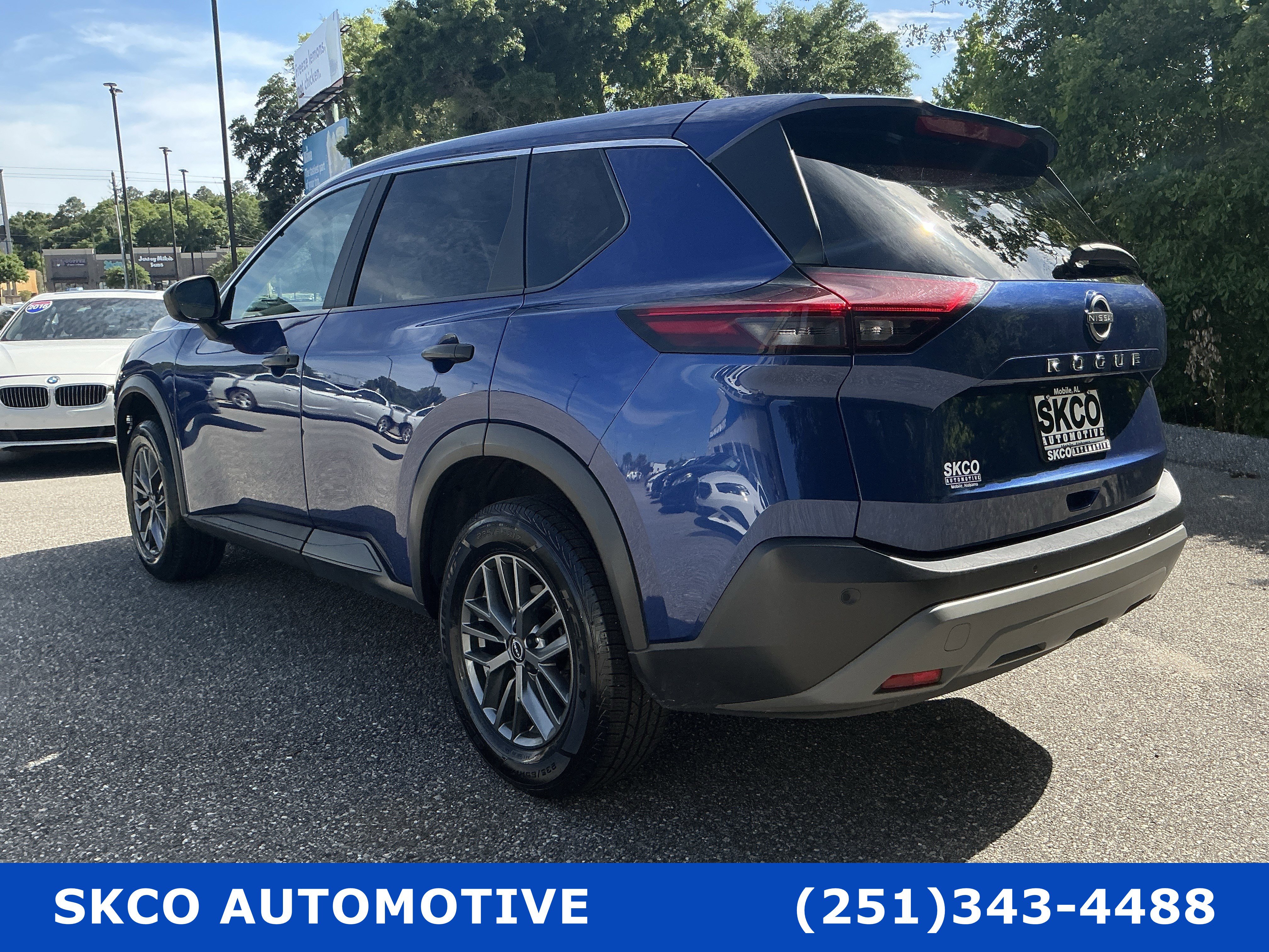Used 2023 Nissan Rogue S FWD image 3