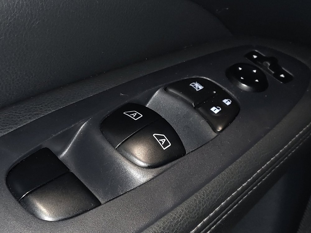 Used 2020 Nissan Pathfinder Platinum w/ Cargo Package image 27