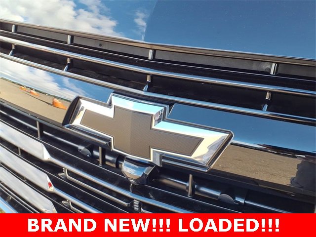 Used 2025 Chevrolet Suburban RST w/ Advanced Technology Package image 19