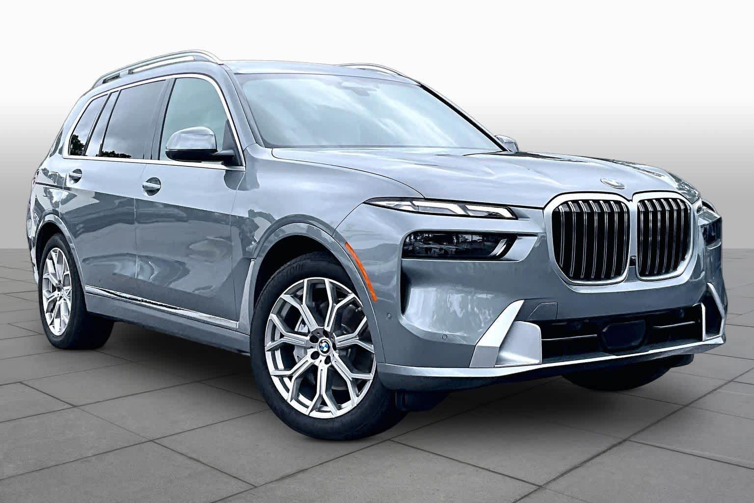 Used 2026 BMW X7 xDrive40i AWD/4WD image 3