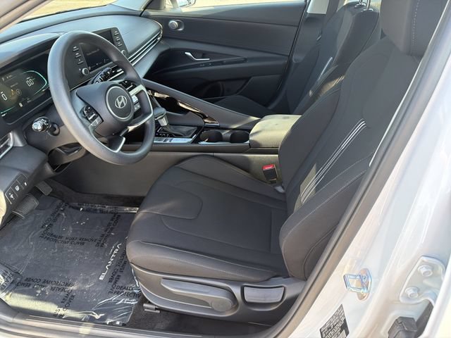 Certified 2026 Hyundai Elantra Hybrid FWD image 9