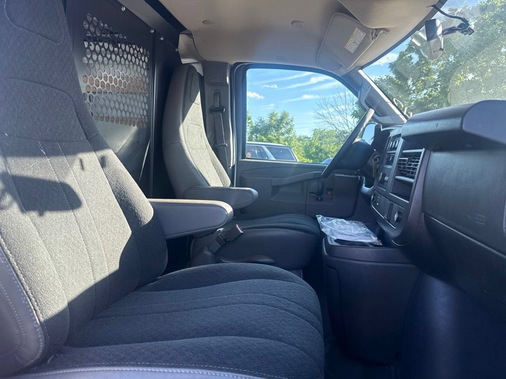 Used 2024 GMC Savana 2500 w/ Driver Convenience Package RWD image 12