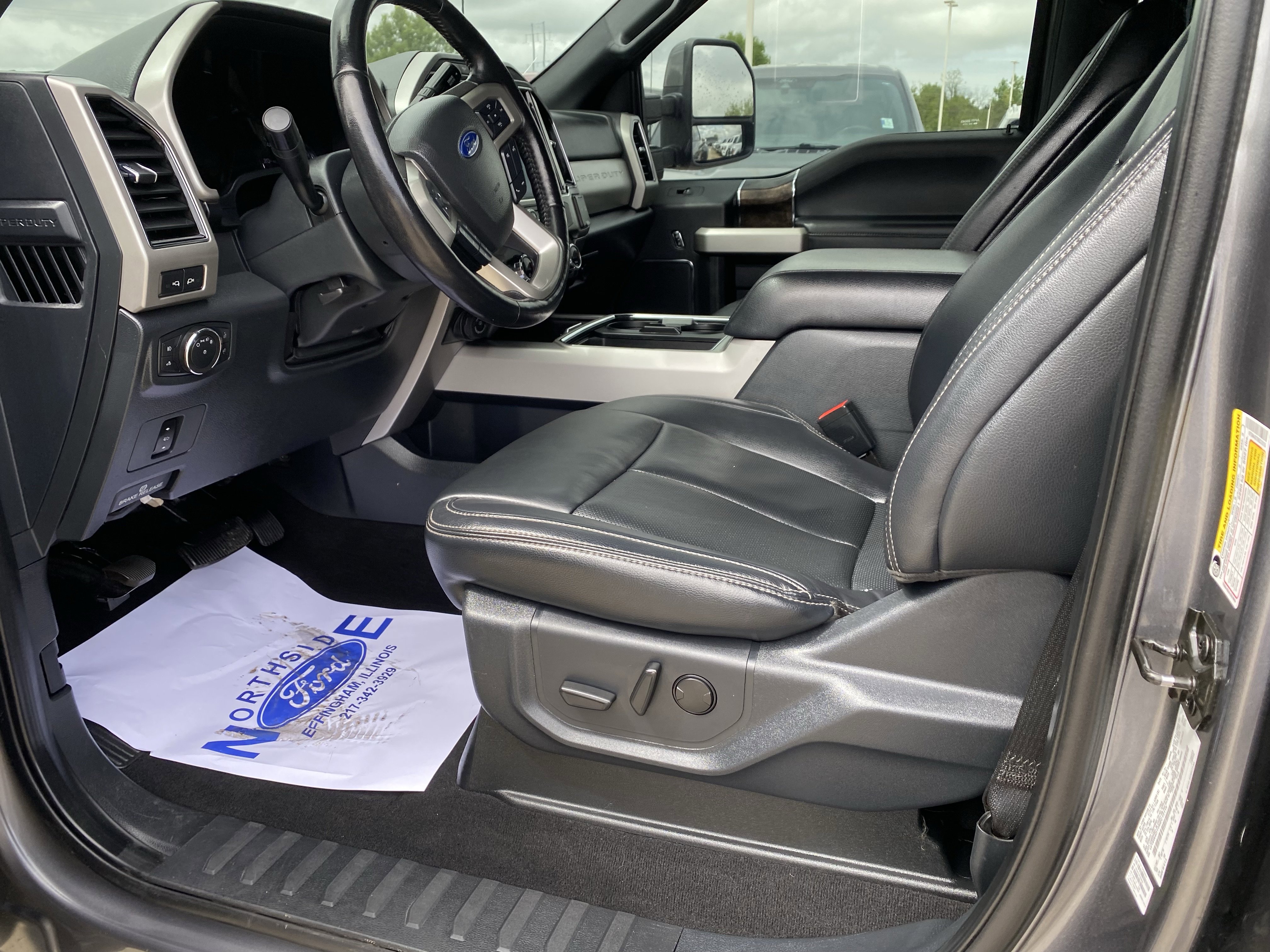 Used 2022 Ford F450 Lariat w/ Lariat Value Package AWD/4WD image 10