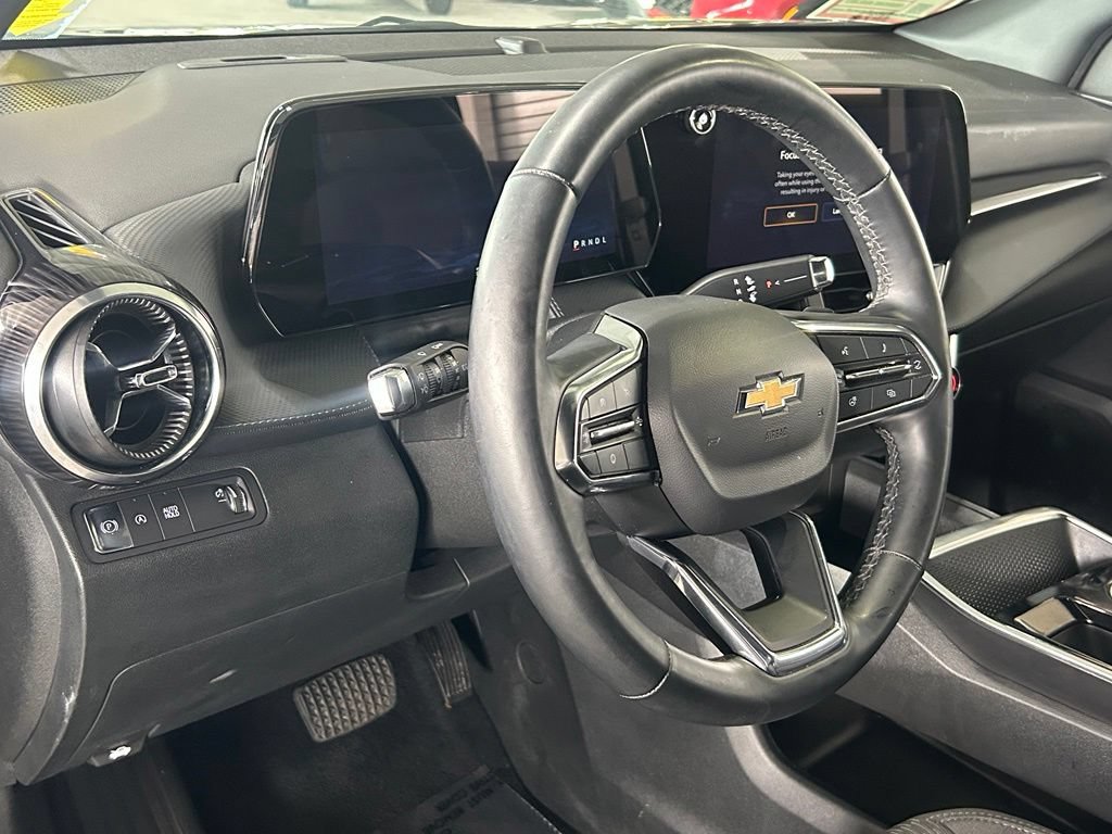 Used 2025 Chevrolet Equinox LT FWD image 17