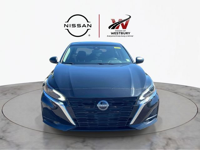 Used 2024 Nissan Altima 2.5 SV AWD/4WD image 2