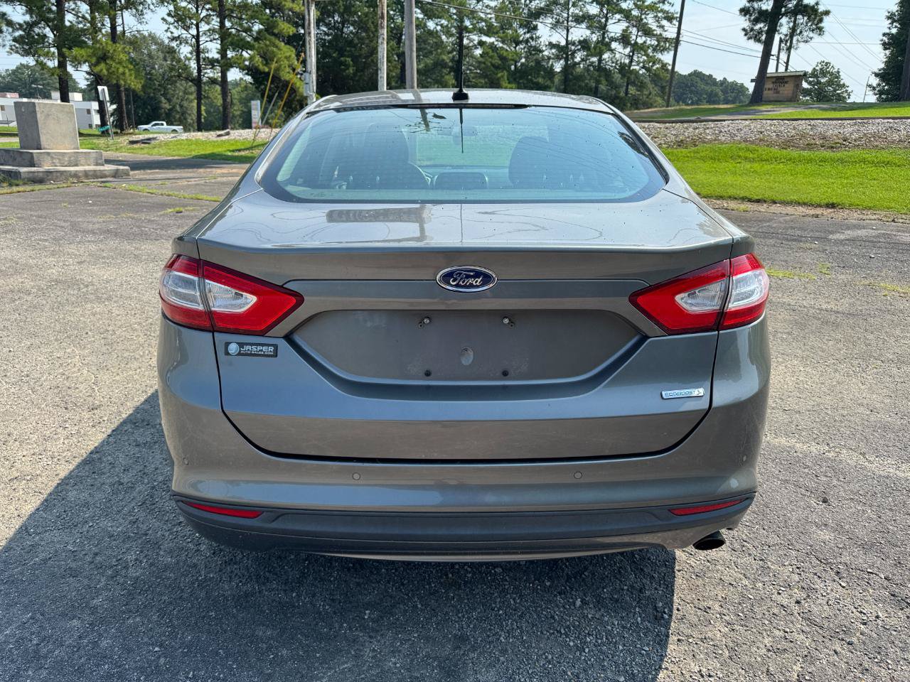 Used 2013 Ford Fusion SE FWD image 4