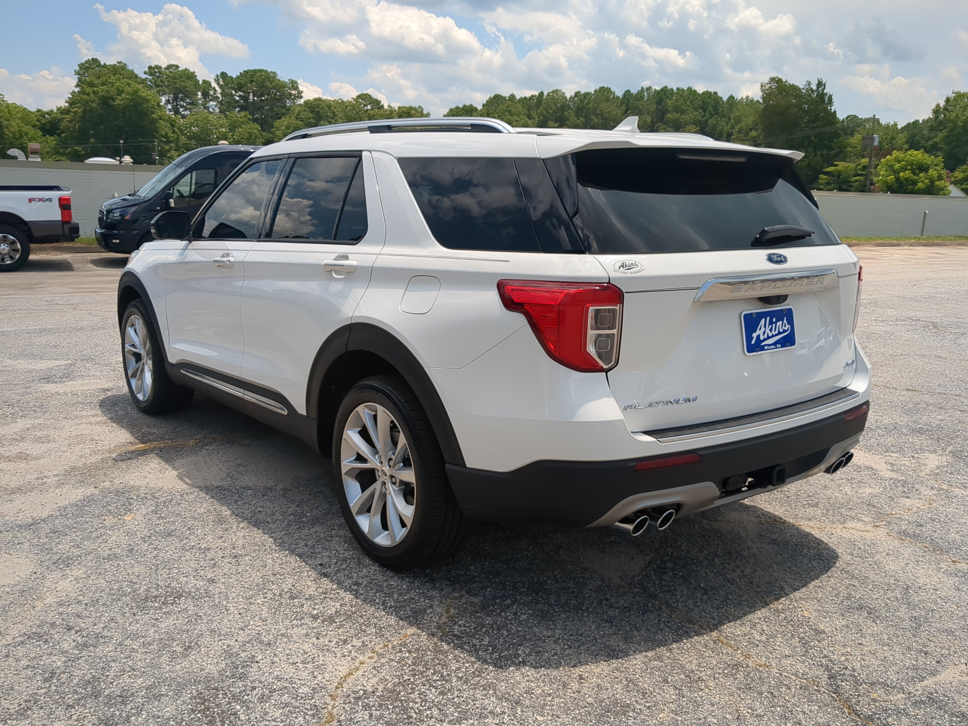Certified 2023 Ford Explorer Platinum w/ Technology Package AWD/4WD image 5