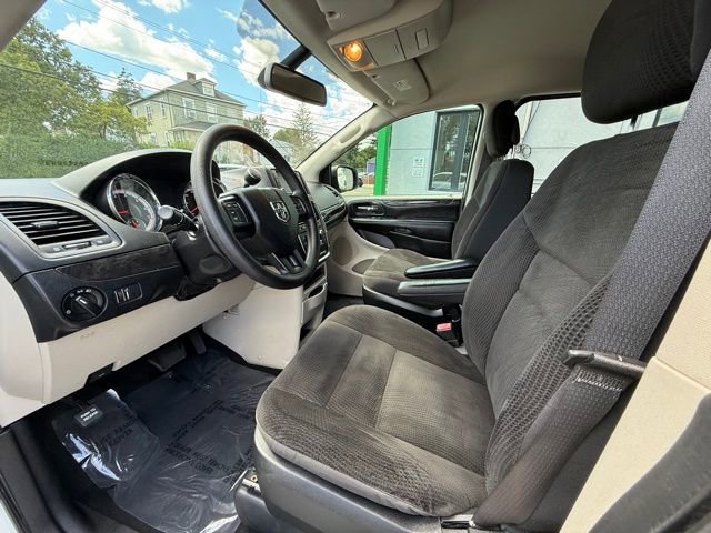Used 2019 Dodge Grand Caravan SE w/ UConnect Hands-Free Group image 20