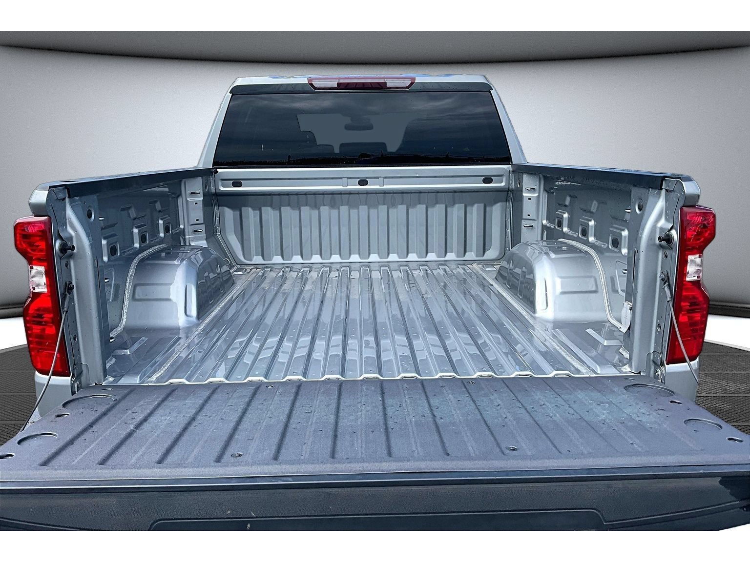 Used 2024 Chevrolet Silverado 1500 LT AWD/4WD image 13