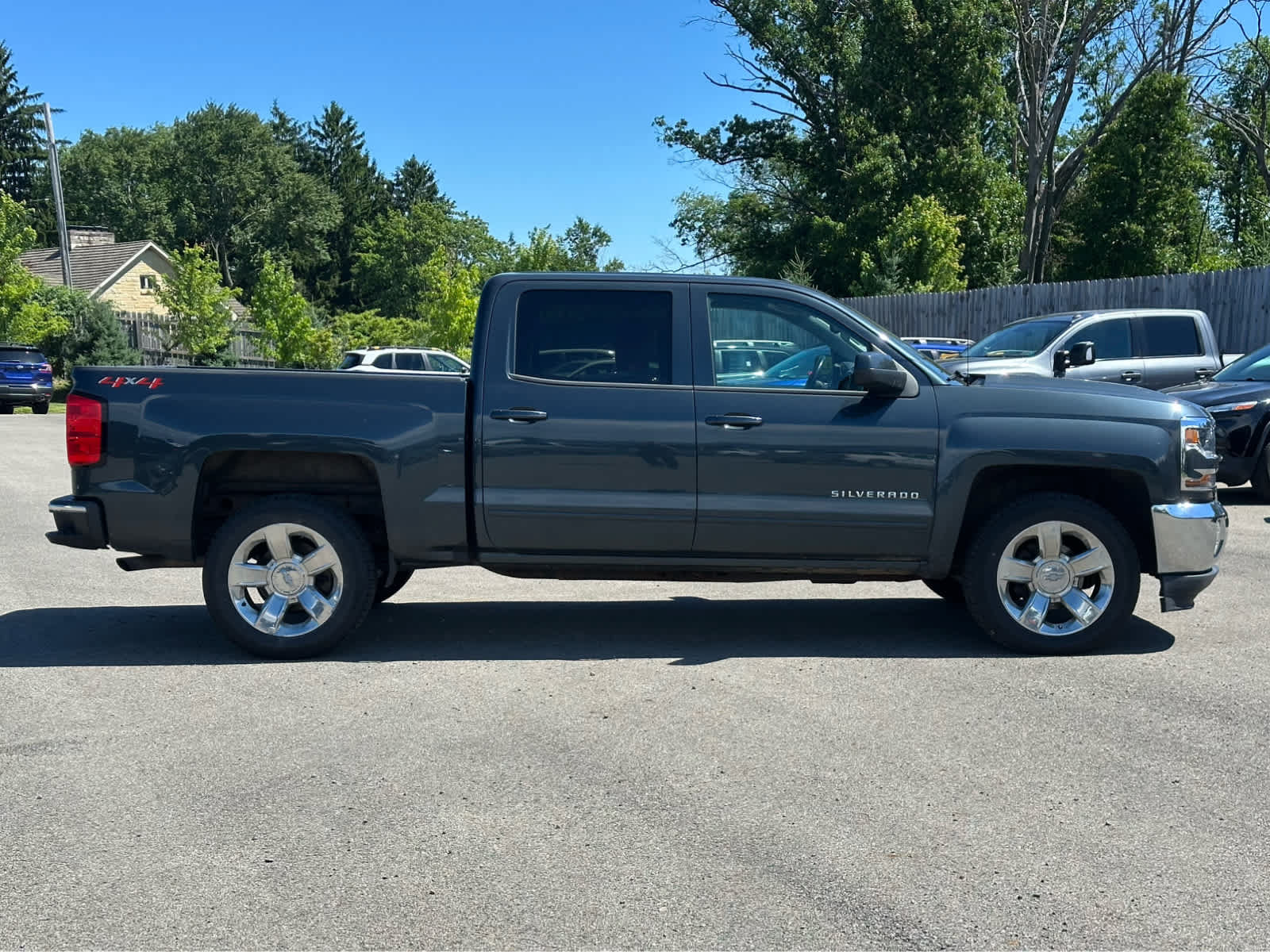 Used 2018 Chevrolet Silverado 1500 LT w/ LT Eassist Package AWD/4WD image 7